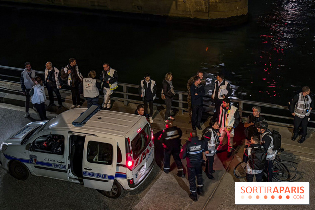 Simulation géante des pompiers de Paris sur les quais parisiens