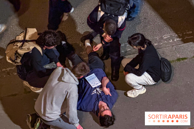 Simulation géante des pompiers de Paris sur les quais parisiens