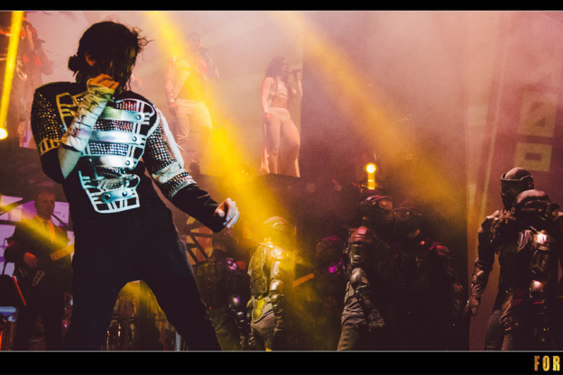 FOREVER THE BEST SHOW ABOUT THE KING OF POP