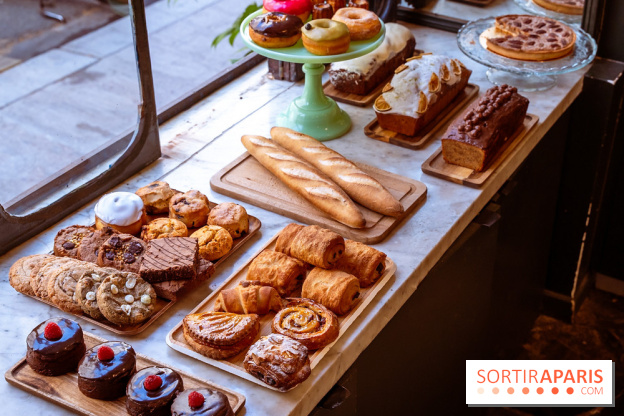 Le Pont Traversé, le coffee shop L'exposition en plein air de Yann Arthus Bertrand a été saccagée par les supporters ce mercredi soir, l'artiste a lancé un appel à l'aide 👉https://sortiraparis.com/r/ajypUfeN gluten se réinvente - gâteaux
