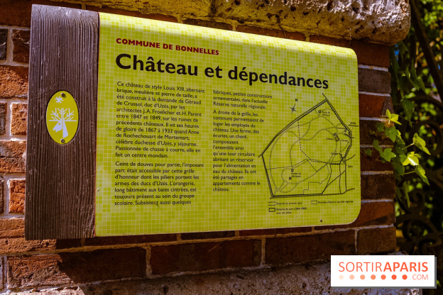 La réserve Naturelle des Etangs de Bonnelles, son pont kiosque, temple de l'amour et ses trésors