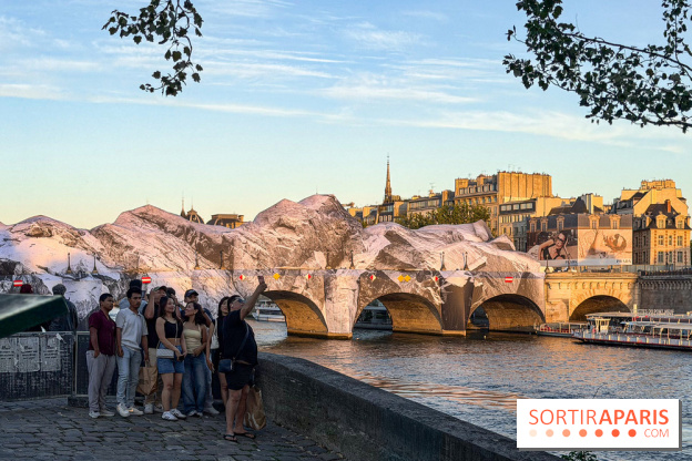 La Caverne du Pont Neuf : le montage de l’installation géante de JR démarre à Paris