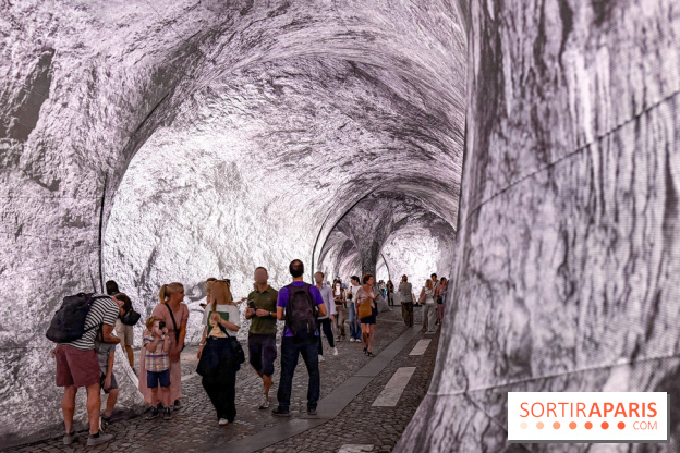 La Caverne du Pont Neuf : le montage de l’installation géante de JR démarre à Paris - Facetune 16 06 2026 03 07 24