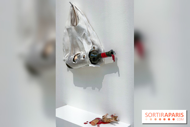 Serena Carone : une exposition dans un monde de faïence et de faux-semblants à la galerie Perrotin