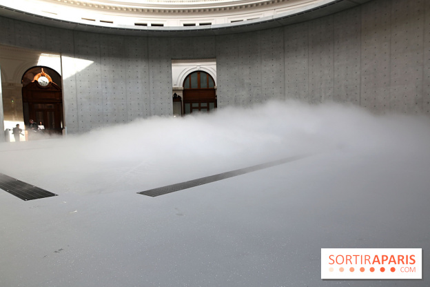 Fujiko Nakaya : nos photos de sa sculpture de brouillard à voir à la Bourse de Commerce