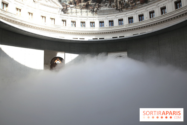 Fujiko Nakaya : nos photos de sa sculpture de brouillard à voir à la Bourse de Commerce
