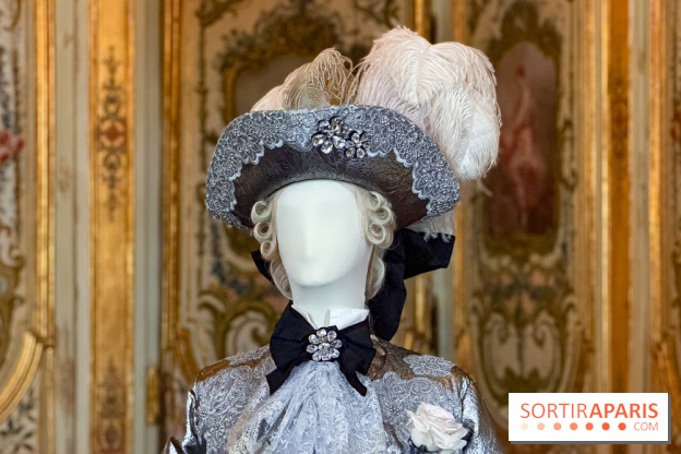Une exposition de costumes conçus par Christian Lacroix au château de Fontainebleau
