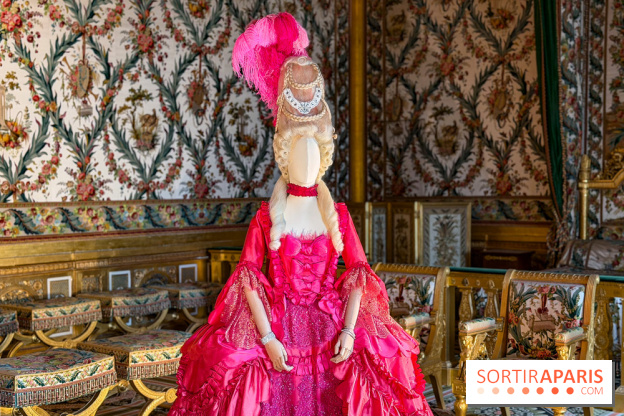 Une exposition de costumes conçus par Christian Lacroix au château de Fontainebleau