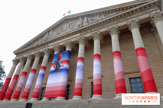 Seth habille la colonnade de l’Assemblée nationale - nos photos
