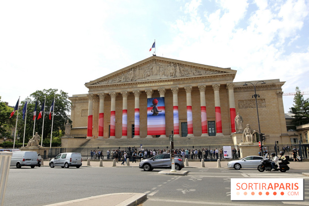 Seth habille la colonnade de l’Assemblée nationale - nos photos