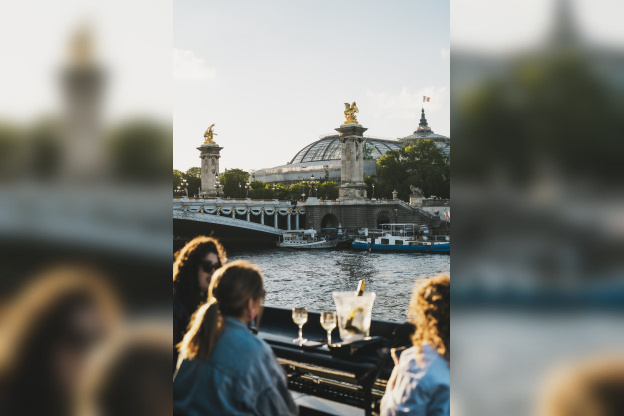 Le Flow au Pont Alexandre III : rooftop, street food et club sur la Seine - 2
