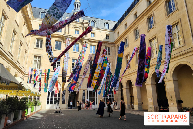 Des Genki-nobori dans le ciel de l'Hôtel de la Marine : une installation colorée à voir gratuitement