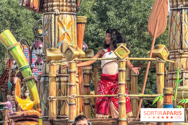 Disneyland Paris : la Cavalcade des Princesses Disney à Disney Adventure World