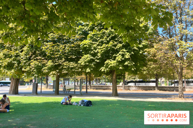 La promenade du Cours de la Reine, une ancienne promenade royale le long des quais de Seine