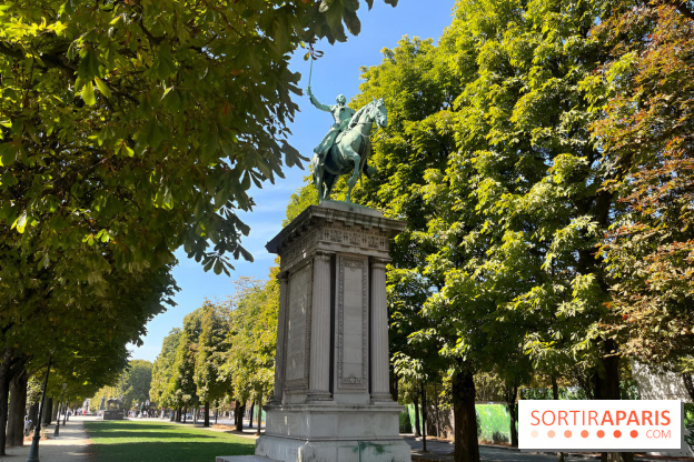 La promenade du Cours de la Reine, une ancienne promenade royale le long des quais de Seine