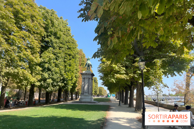 La promenade du Cours de la Reine, une ancienne promenade royale le long des quais de Seine