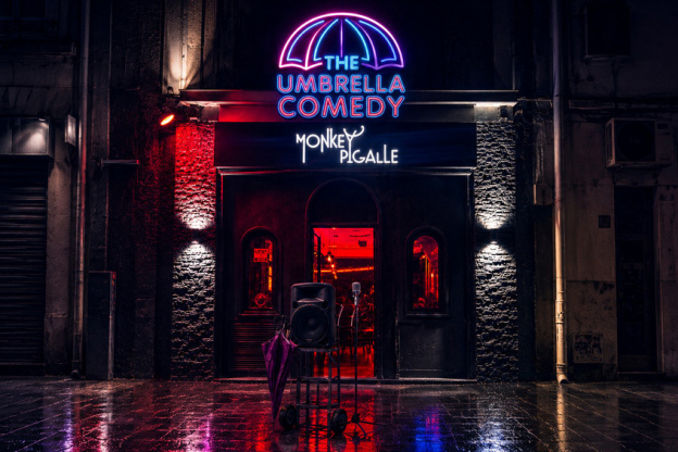 Umbrella Comedy : le comedy club nomade qui fait rire Paris de Pigalle à la Petite Ceinture