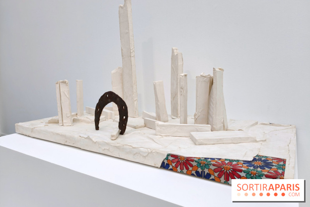 Exposition Simone Fattal au MAM Paris : mythes, exil et villes englouties