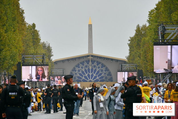 En images : la messe géante sur les Champs-Elysées du Pape Léon XIV