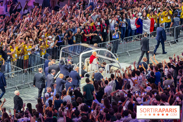 Visite du Pape Léon XIV à Paris : nos photos de la veillée des jeunes au Stade de France