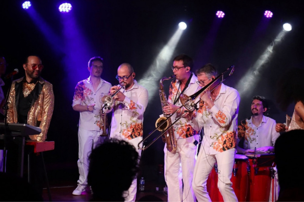 LE BAL SOLEIL ! GRAND BRUNCH LIVE DE PARIS !