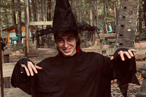 Halloween 2026 à Aventure Floreval (91) : labyrinthe hanté et accrobranche nocturne en forêt