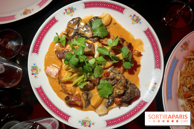 Le Poisson Volant - Poulet braisé au vin jaune