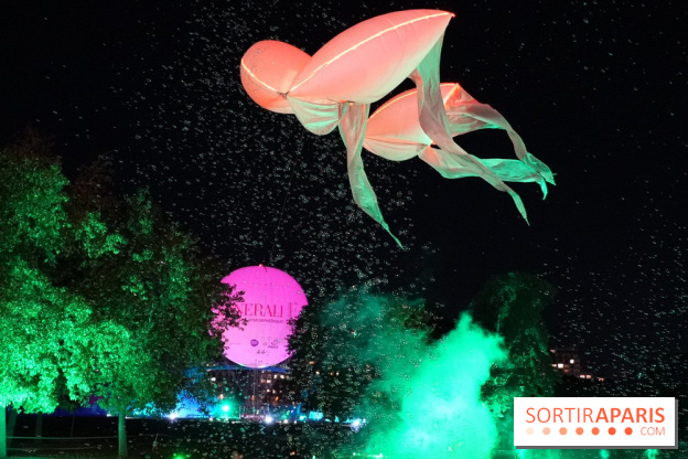 Parc de l'Étrange 2026 : Sculpture lumineuse flottante dans le Parc André-Citroën