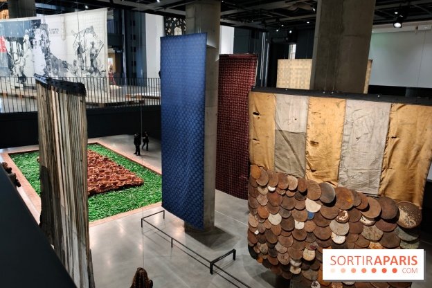 Le Temps des récoltes : Ibrahim Mahama et les artistes ghanéens transforment la Fondation Cartier