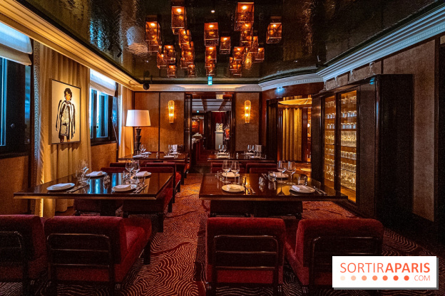 Doobie's : salle de restaurant aux luminaires ambrés