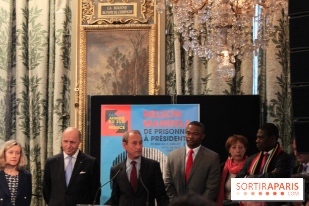 Reùise du diplome du Citoyen d'Honneur de la Ville de Paris à Nelson Mandela