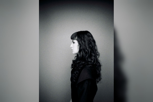 Lail Arad, Divan du Monde, Les Femmes s'en mèlent