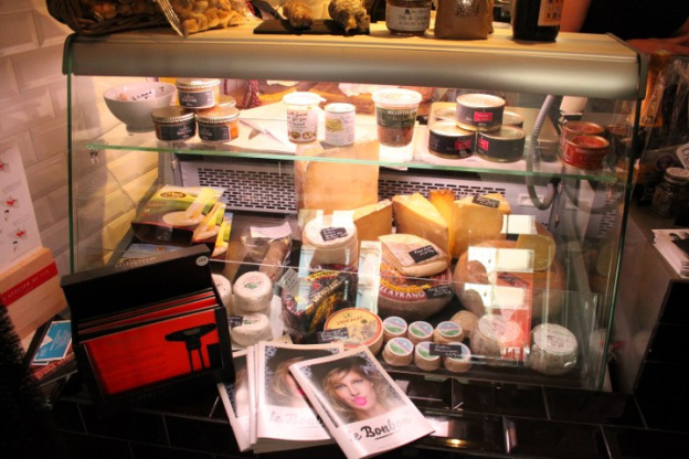 Epicerie Saint-Sabin, Présentoire