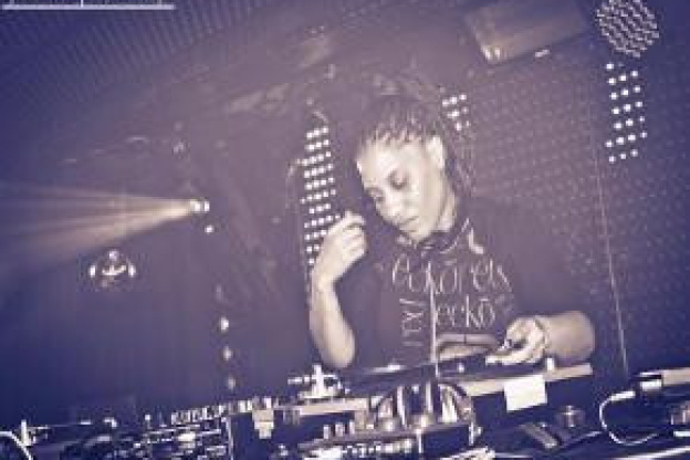 Bass save the queen