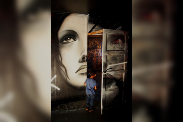 Woman Face by Bom. K Liliwenn 2013 wall graffiti Tour Paris 13 street art Galerie Itinerrance Gallery project