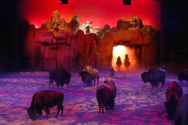 "La Légende de Buffalo Bill...avec Mickey et ses Amis !", Dîner-Spectacle à Disney Village