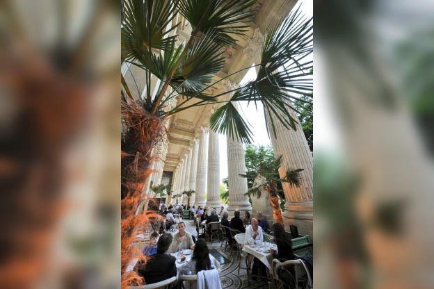 La terrasse du Mini Palais se met à l'heure des thés