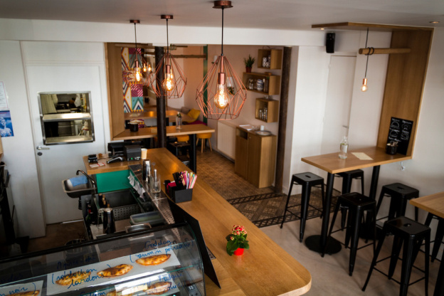 Patuco : bar à chaussons et cocktails Canal Saint Martin