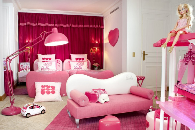 Chambre Barbie au Plaza Athénée