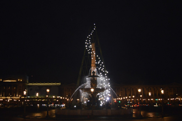 Phares sur la Place de la Concorde pour la COP21