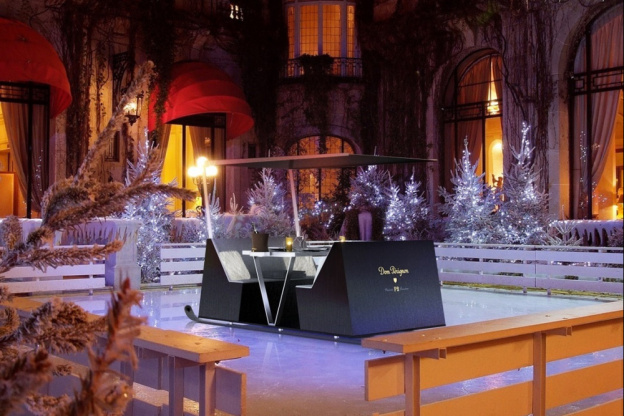 dîner sur la patinoire du Plaza Athénée