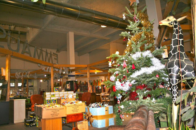 La grande vente solidaire de cadeaux de Noël d'Emmaüs Défi