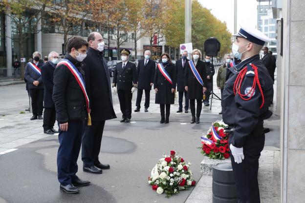 Attentats de Paris : les cérémonies hommages du 13 novembre 2020 en images