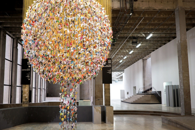 Origami for live, une forêt géante pour le Samu Social de Paris au Palais de Tokyo