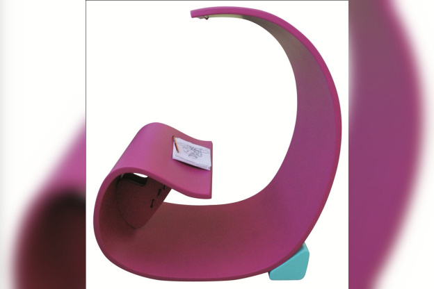 exposition designers algériens Institut Monde Arabe, exposition Institut Monde Arabe juin 2012, Designers Algeriens exposition Paris Juin 2012 | Crédit photo : Mouna Boumaza  Siège BABY DESK ©Mourad Krinah