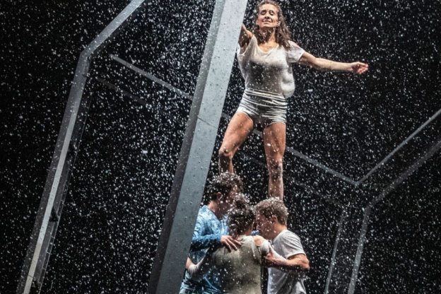 Passagers, le spectacle de cirque des 7 doigts de la main à la Villette