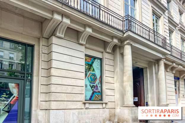 L'exposition gratuite des Bijoux de scène de la Comédie Française se dévoile à l'Hôtel Mercy-Argenteau - façade