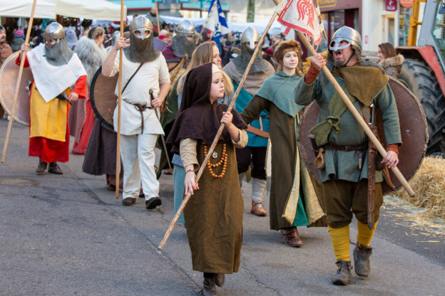 Médiévale de Mantes 2024 : une immersion festive gratuite au cœur du Moyen Âge à Mantes-la-Jolie
