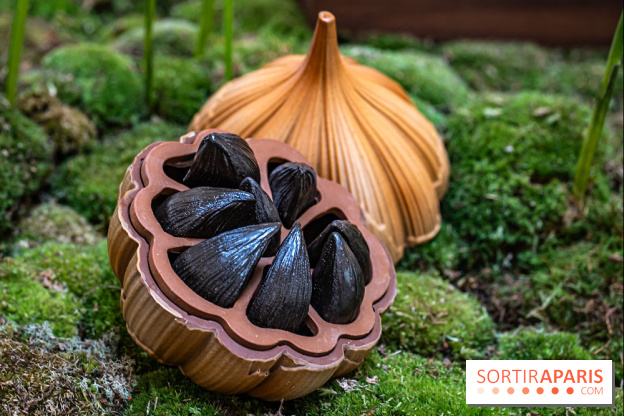 Pâques 2025 : l'oeuf ail noir original du Peninsula Paris par Anne Coruble