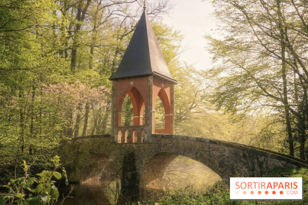 Yvelines : connaissez-vous ce temple de l'amour, un pont kiosque romantique dans un écrin de verdure ? 